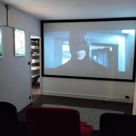 La Cineroom شقة